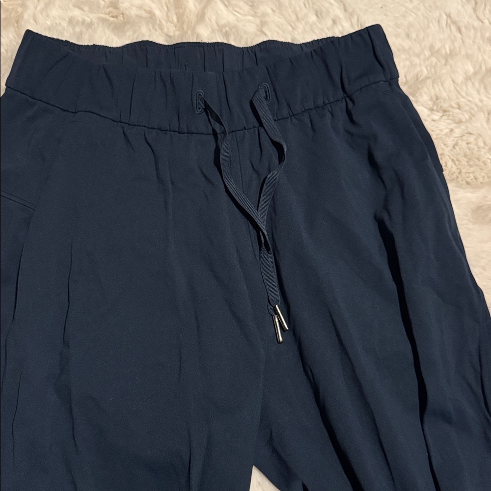 LULU🍋 On The Fly Pants - Picture 6 of 8